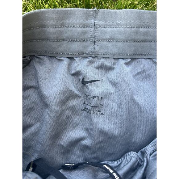 Nike Womens Tempo Luxe Flex 5” Running Shorts | Smoke Grey | S | Brief Liner - Picture 2 of 3